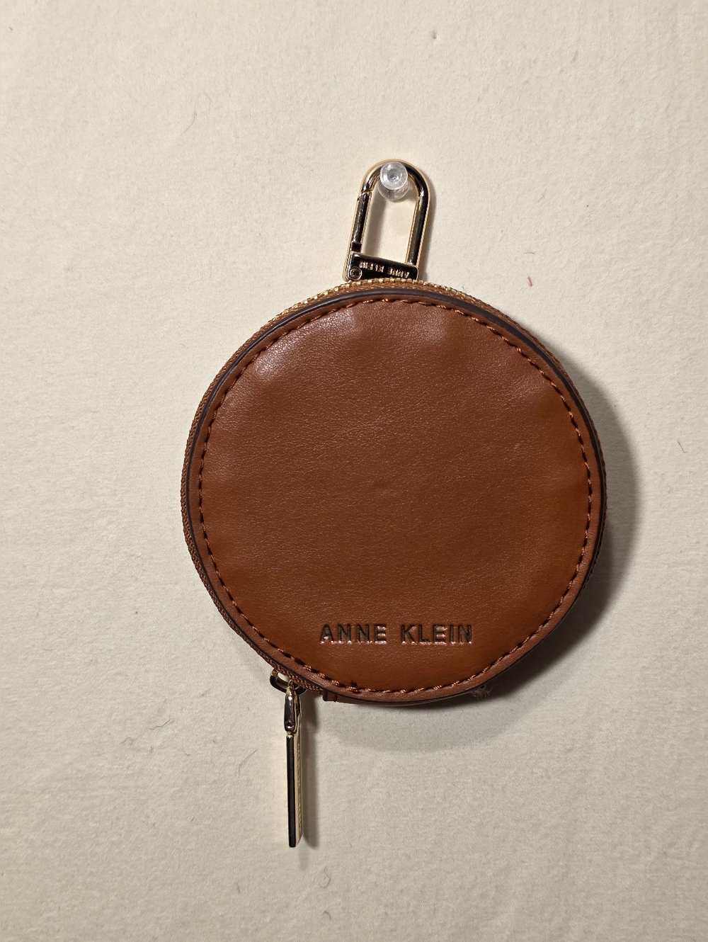 NWOT Anne Klein Tan Round Leather Key/Coin Case with Gold Hardware